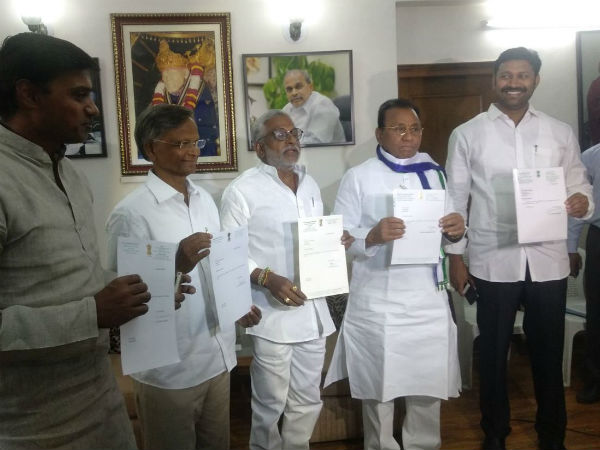 Now, YSRCP's five MPs resigns after Andhra Pradesh not getting special state status
