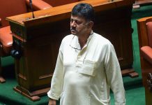 फ्लोर टेस्ट से पहले कांग्रेस के लिए बुरी खबर, डीके शिवकुमार है नाराज, मनाने जुटे राहुल गाँधी Before the Floor Test, bad news for Congress, DK Shivkumar is angry