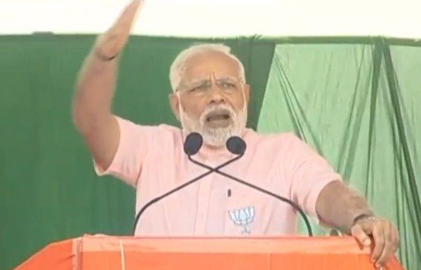 अभी से हार का बहाना खोजने में लगे है कांग्रेसी : मोदी Congress has started searching for excuses for defeat : Modi