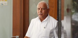 Yeddyurappa gave threat to Congress legislators