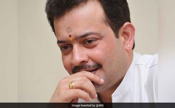 आध्यत्मिक गुरु भैयूजी महाराज ने गोली मारकर की खुदखुशी, शिवराज ने दिया था राज्यमंत्री का दर्जा Guru Bhaiyaji Maharaj shot himself