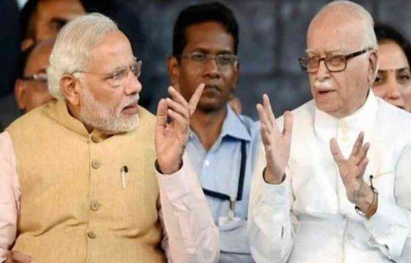 हर एक पद से रखा बंचित, अब 90 साल के आडवानी को लोकसभा लड़ाना चाहते है मोदी Modi wants 90-year-old Advani to contest Lok Sabha elections