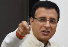 राहुल ने मोदी को दिखाया मोहब्बत का आइना: रणदीप सुरजेवाला rahul-showed-modi-mirror-of-love