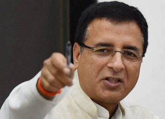 राहुल ने मोदी को दिखाया मोहब्बत का आइना: रणदीप सुरजेवाला rahul-showed-modi-mirror-of-love