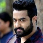 एक सड़क हादसे में इस सुपरस्टार के पिता की हुई मौत